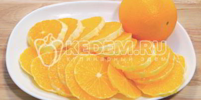 десерт из апельсинов с взбитыми сливками