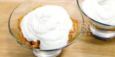 десерт из апельсинов с взбитыми сливками