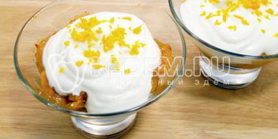 десерт из апельсинов с взбитыми сливками