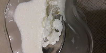 десерт молочный с кокосовой стружкой