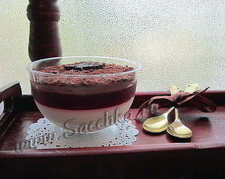 Десерт с шоколадным пудингом