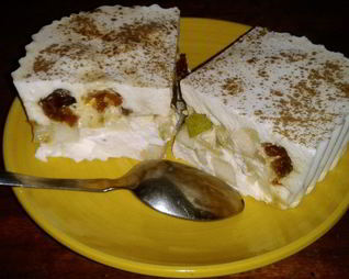 Десерт творожный с грушей и финиками