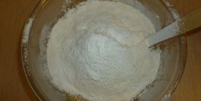 финиковый пудинг с карамельным соусом