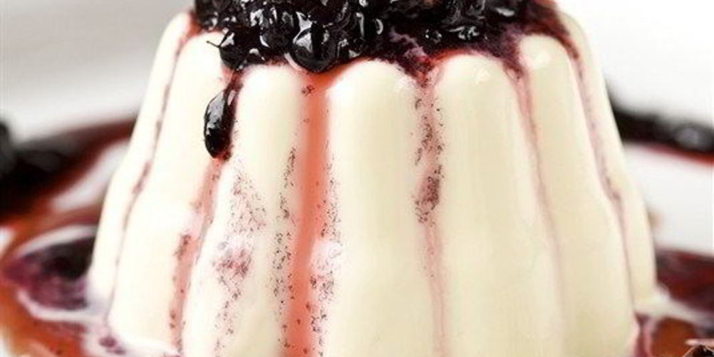 Рецепт французский десертный сыр с ежевичным соусом