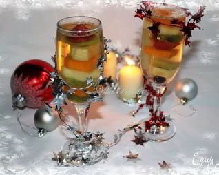 Фруктово-ягодный десерт с шампанским