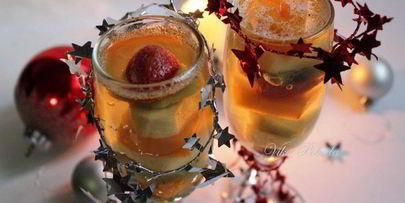 фруктово-ягодный десерт с шампанским