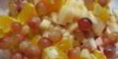 фруктовый десерт с мороженым