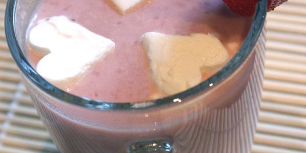 Рецепт горячий белый шоколад с клубникой