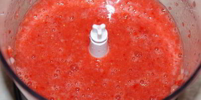 горячий белый шоколад с клубникой