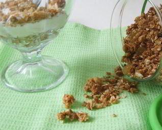 Гранола с йогуртом