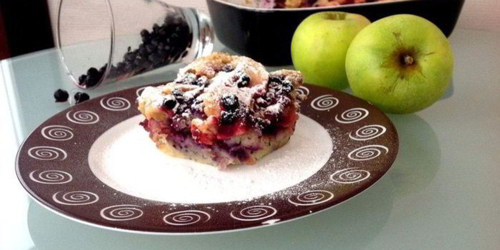 Рецепт хлебный пудинг с яблоками и черникой