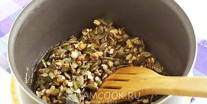 козинаки из тыквенных семечек и грецких орехов