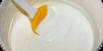 бисквит на горячем молоке со сметанно-йогуртовым кремом