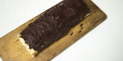 бисквитный рулет с клубничным кремом