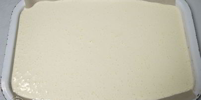 бисквитный рулет с клубничным кремом