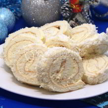 Рецепт Бисквитный рулет с кремом и кокосовой стружкой