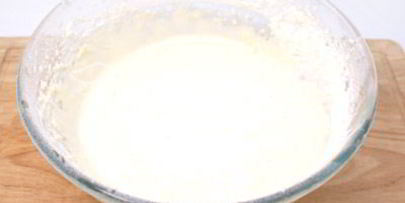 бисквитный рулет с кремом и кокосовой стружкой