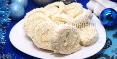 бисквитный рулет с кремом и кокосовой стружкой