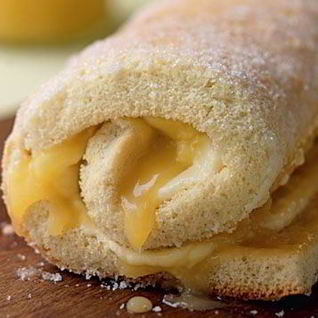 Бисквитный рулет с заварным кремом