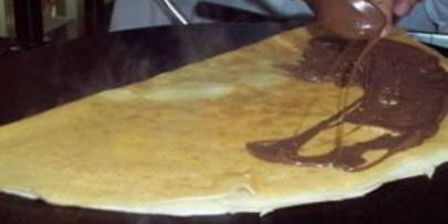 блинчики с шоколадным ореховым кремом