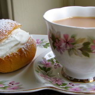 Булочки с творожным кремом внутри