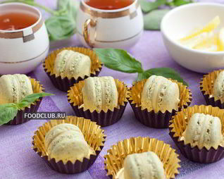 Фисташковые макаронс с базиликовым кремом