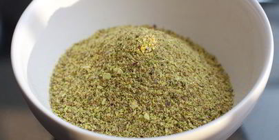 фисташковые макаронс с базиликовым кремом