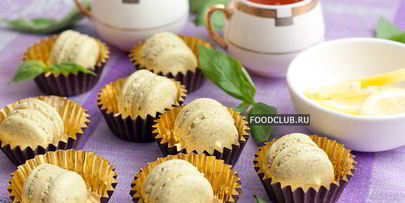 фисташковые макаронс с базиликовым кремом