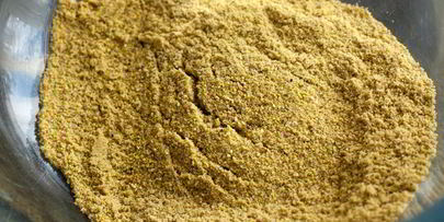 фисташковые макаронс с базиликовым кремом