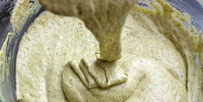 фисташковые макаронс с базиликовым кремом