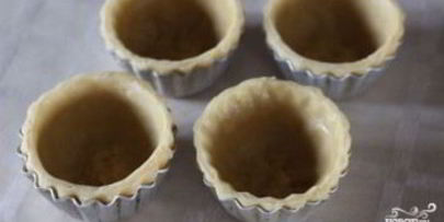 корзиночки с фруктами и кремом