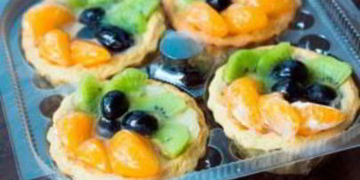 корзиночки с фруктами и кремом