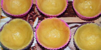 корзиночки с яблочным пюре и белковым кремом