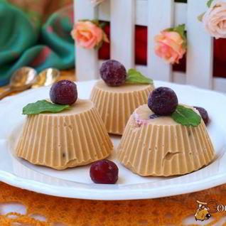 Крем-брюле из творога с вареной сгущенкой и вишней