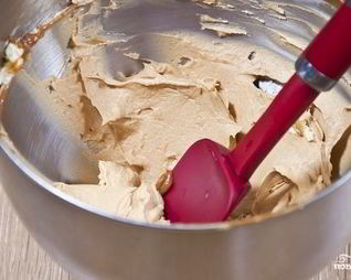 Крем из вареной сгущенки и масла