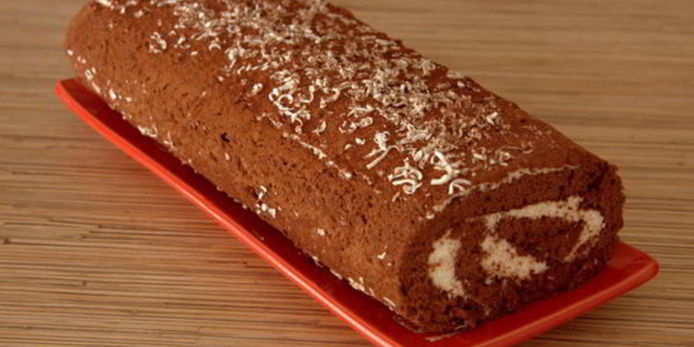 Рецепт рулет бисквитный с какао и сливочным кремом