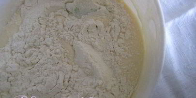 рулет с черешней и шоколадным кремом