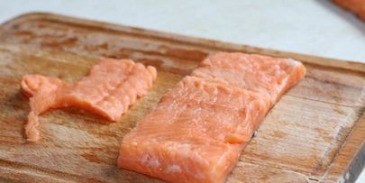 рулетики из лосося с кремом из рикотты