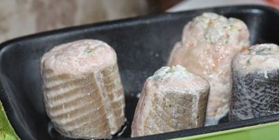 рулетики из лосося с кремом из рикотты