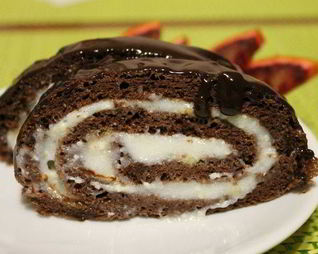 Шоколадный рулет с кремом из манки