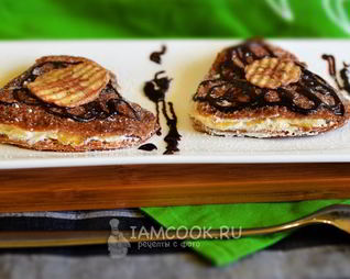 Шоколадные блинчики с творожным кремом и бананом