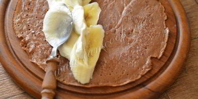 шоколадные блинчики с творожным кремом и бананом