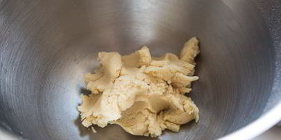 шу с заварным и малиновым кремом