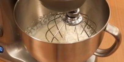 слоеные корзинки с кремом из маскарпоне, манго и фруктами