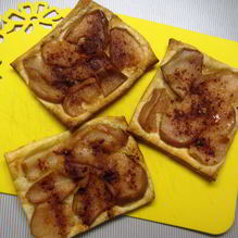 Рецепт Слойка с консервированной грушей и заварным кремом