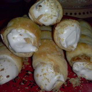 Трубочки с белковым заварным кремом