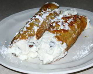 Трубочки жаренные во фритюре с творожным кремом