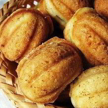 Рецепт Лакомство из детства Орешки с вареной сгущенкой