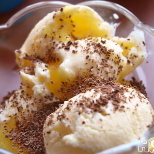 Апельсиновое мороженое с апельсиновым соусом