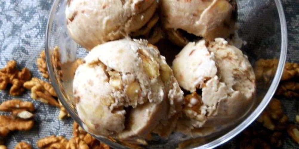 Рецепт банановое мороженое с шоколадом и грецкими орехами